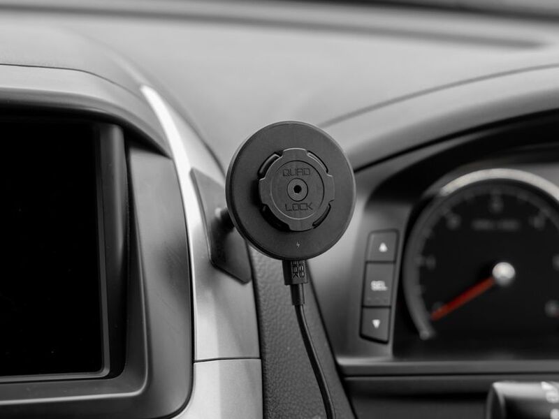 Soporte para teléfono en el tablero QUAD LOCK MAG