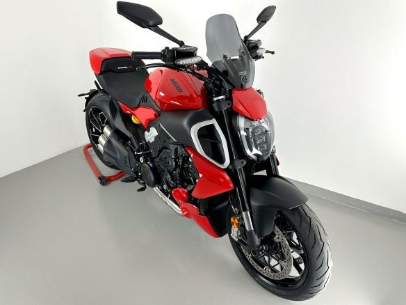 PARABRISAS WRS TOURING AHUMADO OSCURO DUCATI DIAVEL V4 2023-2024