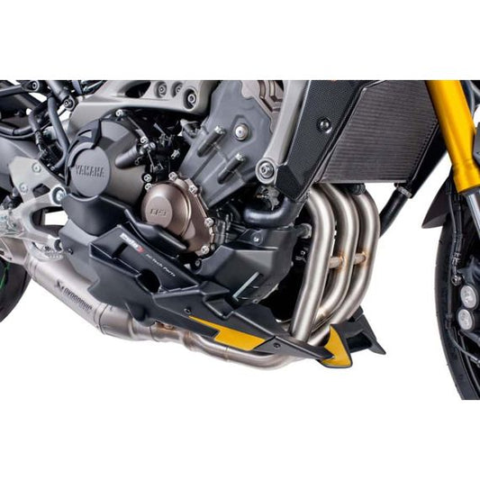 Alerón motor S-line Puig símil carbono Yamaha MT-09 '13-/ Tracer '15- (escape Akrapovic)