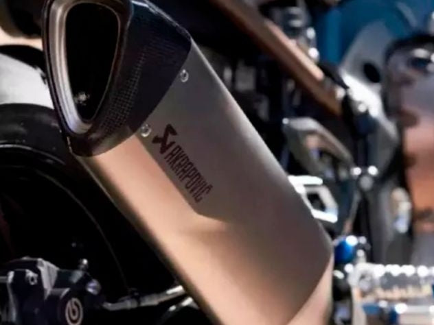 SILENCIADOR DE TITANIO HOMOLOGADO POR AKRAPOVIC PARA BMW S 1000 R/RR 2019-2024